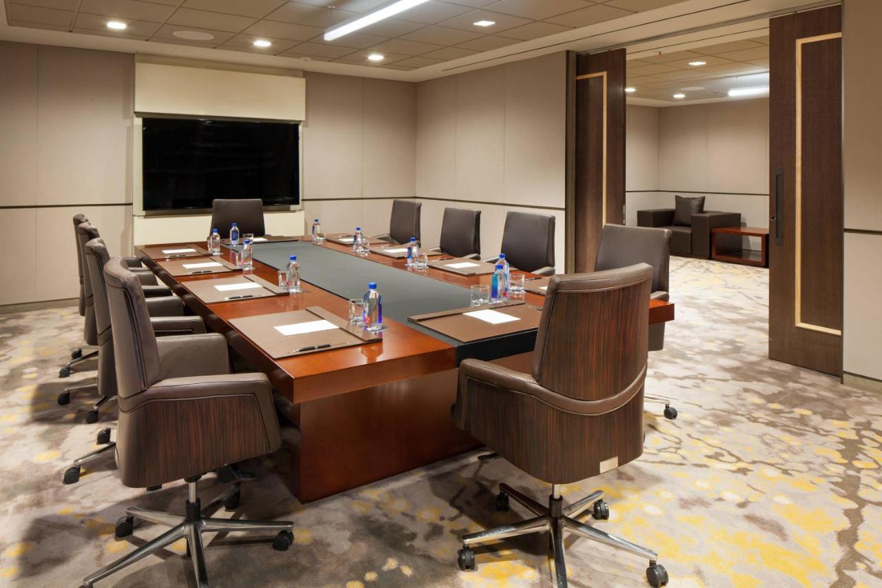 Sheraton Los Angeles Сан Габриел Екстериор снимка