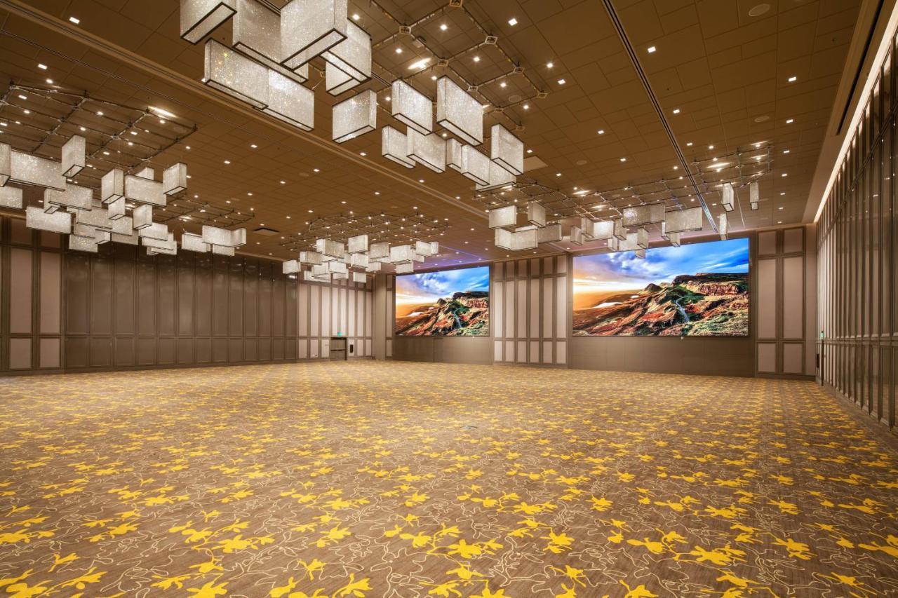 Sheraton Los Angeles Сан Габриел Екстериор снимка
